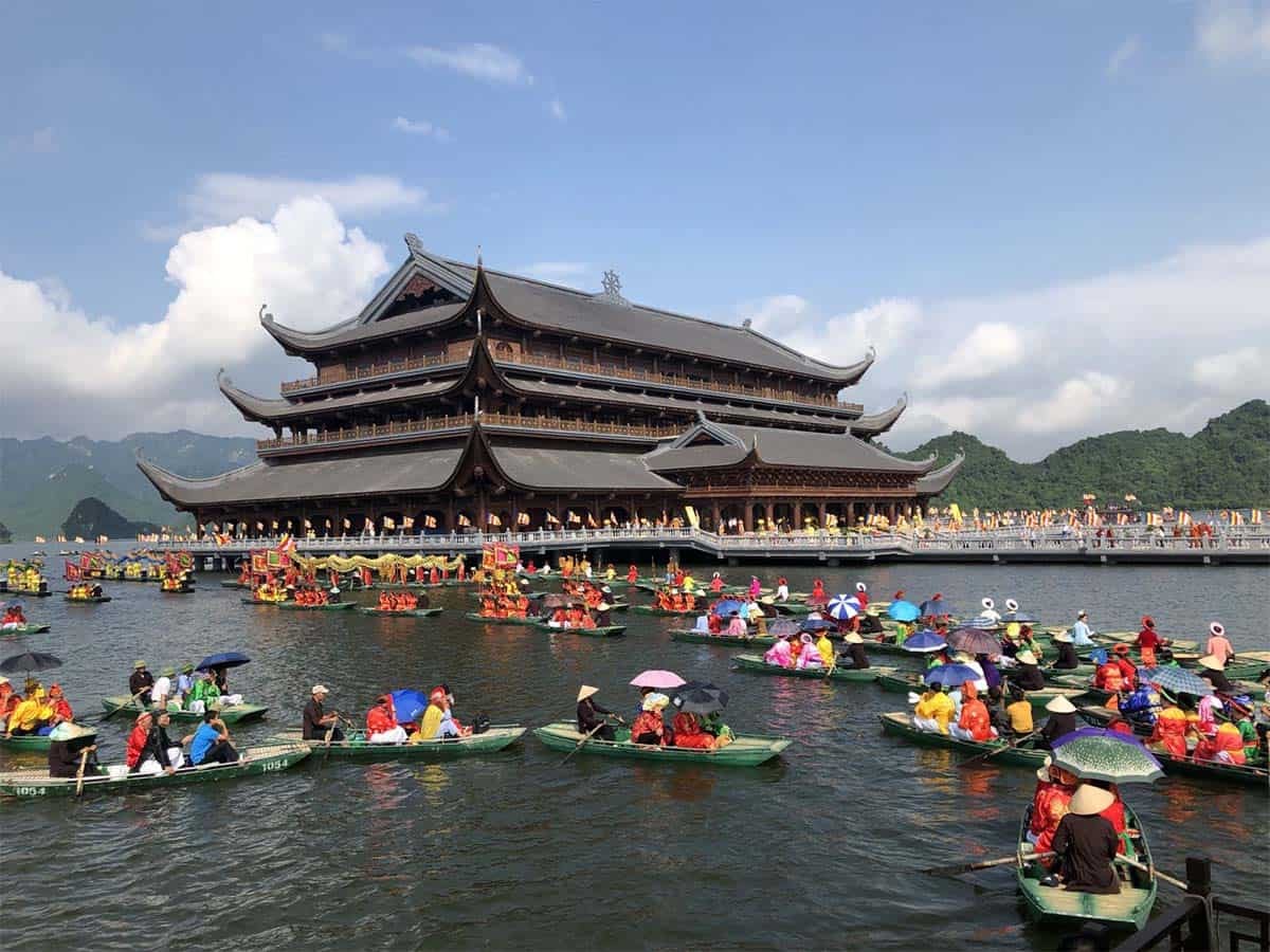 Tam Chuc Pagoda - Dia Tang Phi Lai Tu Tour