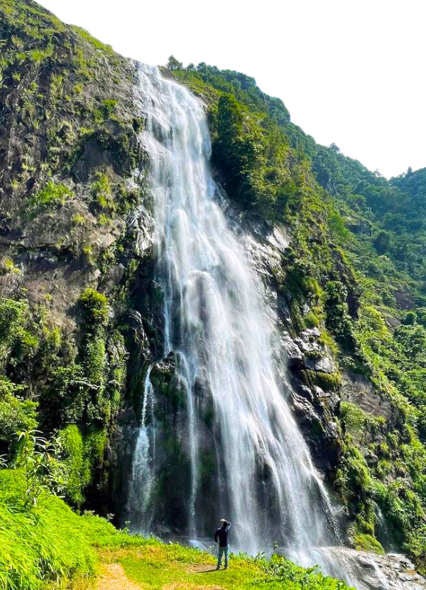 The love story is intertwined with the Tac Tinh waterfall in Lai Chau.