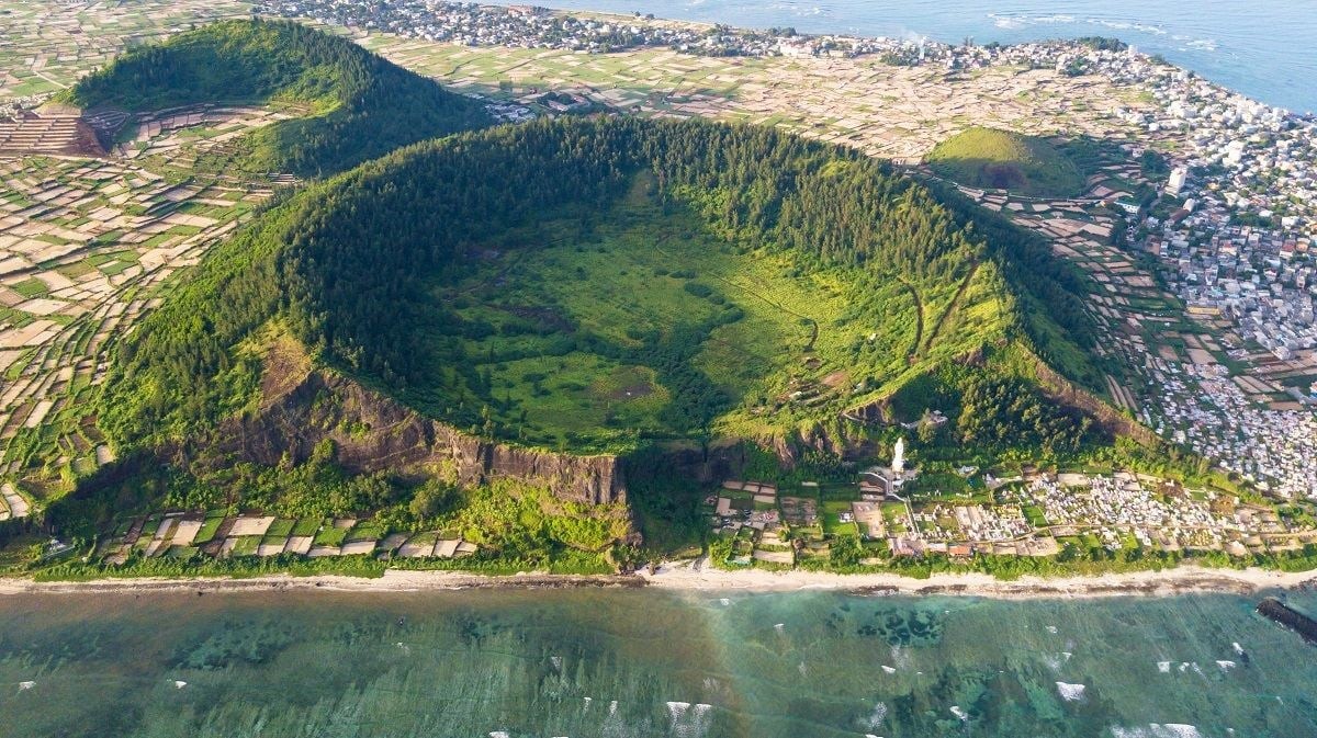Ly Son Island – A Hidden Gem in the East Sea Attracting Travelers with Its Untouched Beauty
